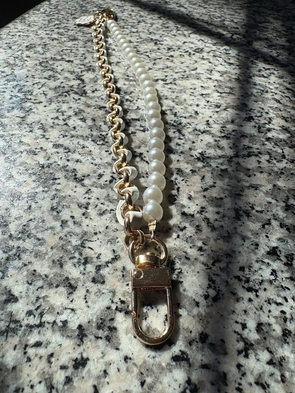 ♥️💖 Double Strand Gold Chain and Pearls Flower Bag Charm Keychain NWOT - Picture 7 of 8